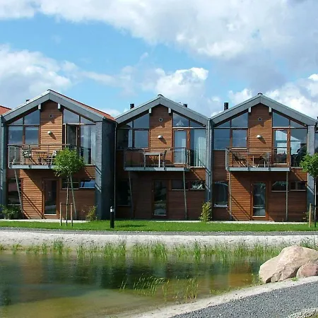 Two-bedroom In 7 Apartment *