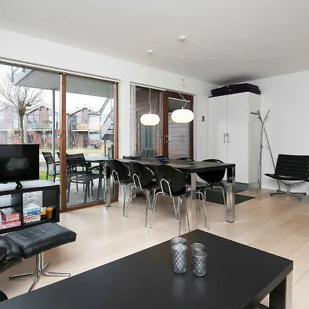 Two-bedroom In 7 *